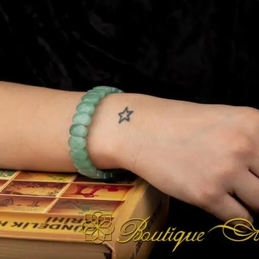 Oval Green Jade Elastic Beaded Bracelet - Image 3