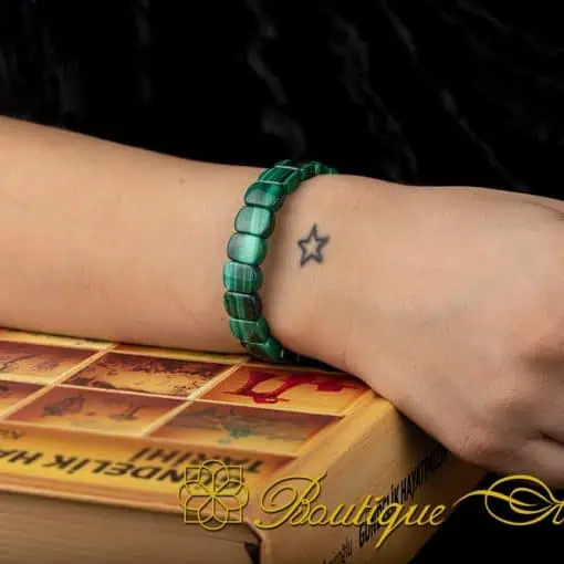 Oval Malachite Elastic Beaded Bracelet - Image 3