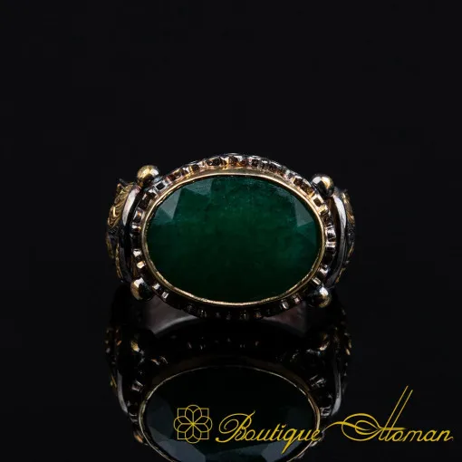 Emerald Elegant Gilded Oxidized Ring