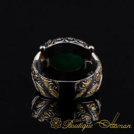 Emerald Elegant Gilded Oxidized Ring