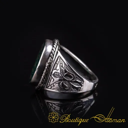 Ahl al-Bayt Oval Green Aqeeq Ring