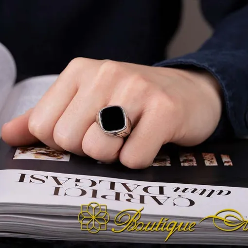 Rhombus Black Aqeeq Onyx Silver Ring