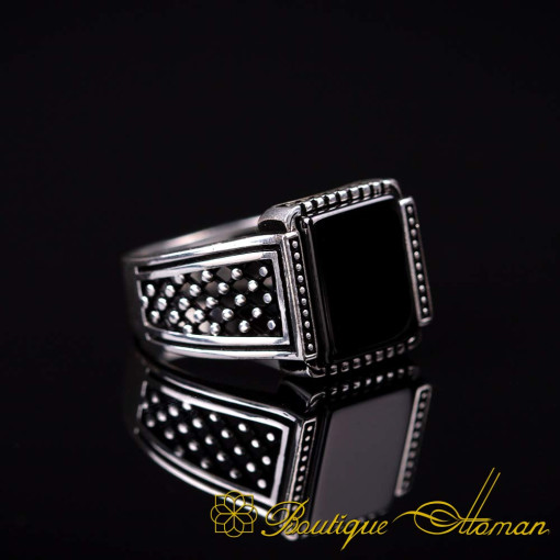 Square Black Aqeeq Elegant Dotted Ring