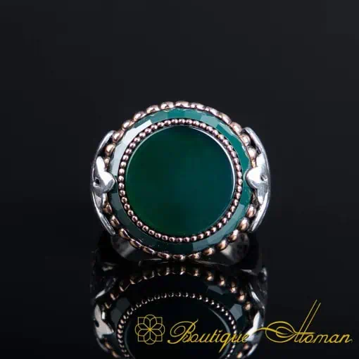 Round Green Aqeeq Elegant Silver Ring