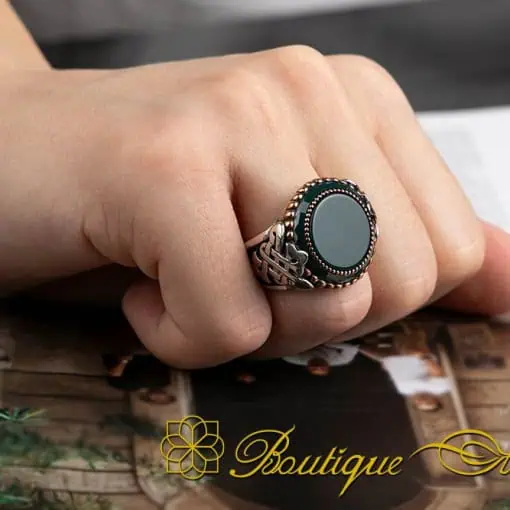 Round Green Aqeeq Elegant Silver Ring - Image 2