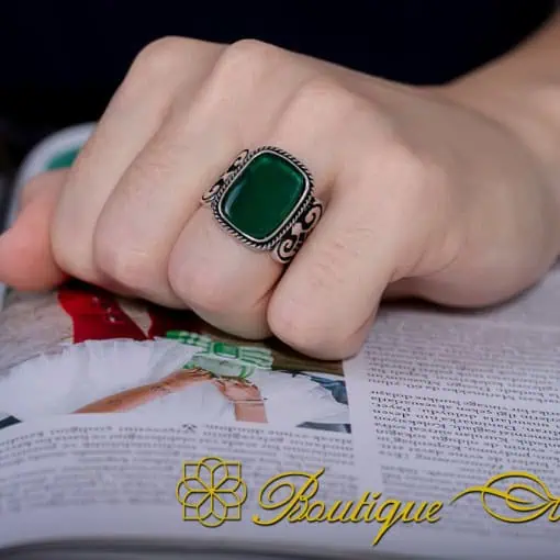 Green Aqeeq Rectangle Spear Silver Ring