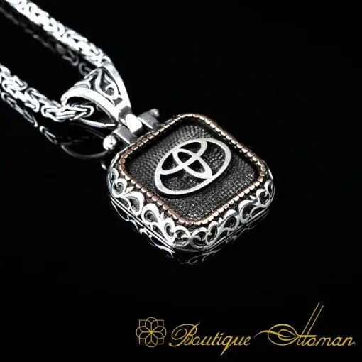 Car Logo Square Pendant with King Chain Necklace for Toyota Owners
