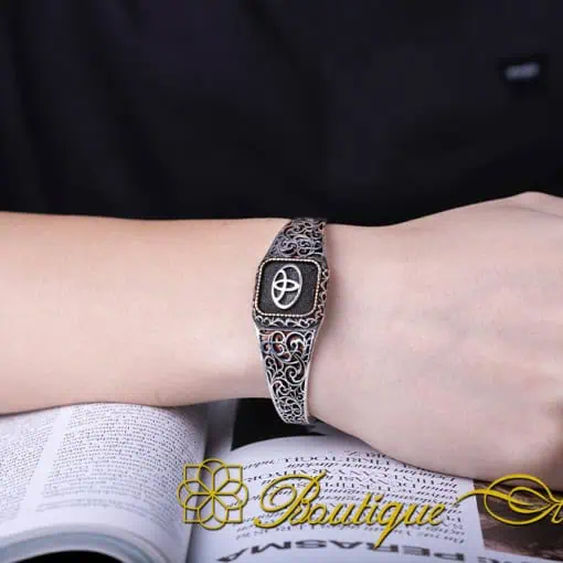 Car Logo Silver Cuff Bracelet for Toyota Owners